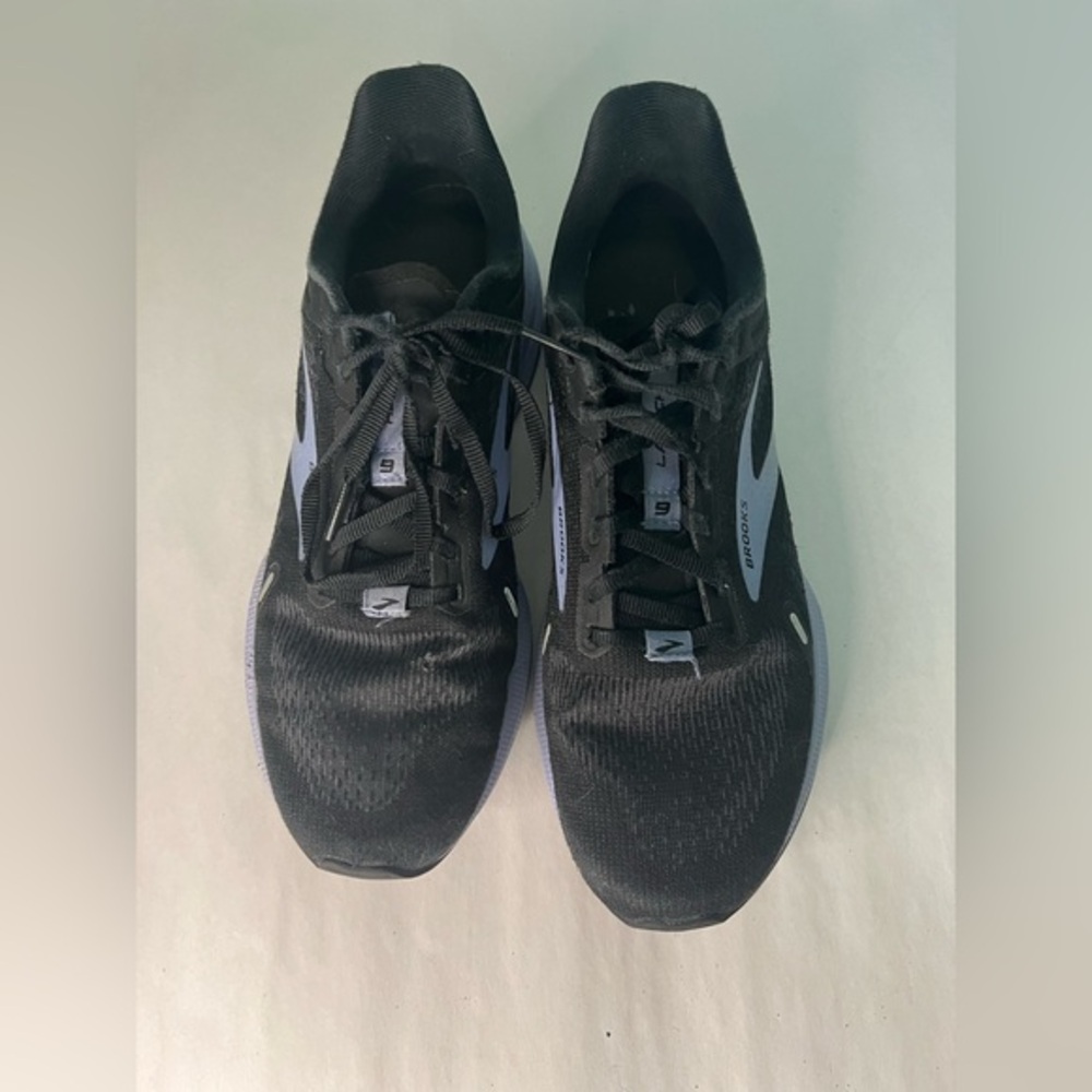 Brooks Black Athletic Shoes with Mesh Upper